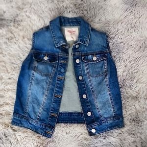 Jean Vest